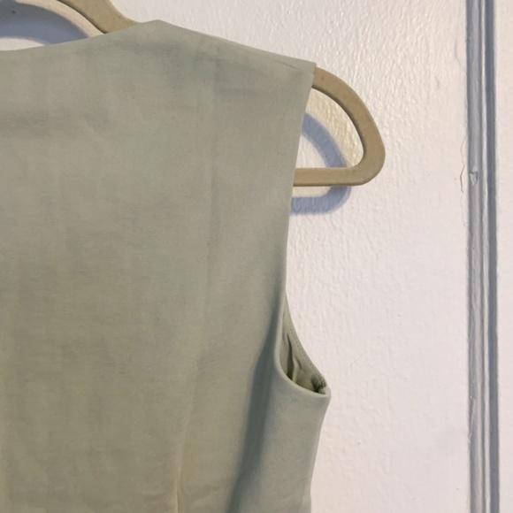 Light Green Sleeveless Top | Size M - Picture 6 of 9